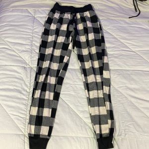 Brand Aeropostale, Size XS, Color Black and White